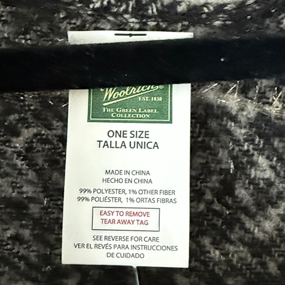 NWT- Women’s Chic Black Woolrich Shawl/Wrap One Size - Picture 9 of 10